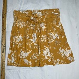 Yellow skirt. Summer, fall, spring.